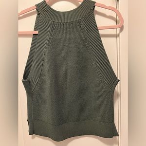 Aritzia knit sleeveless top. Forest green. Wilfred. Size medium